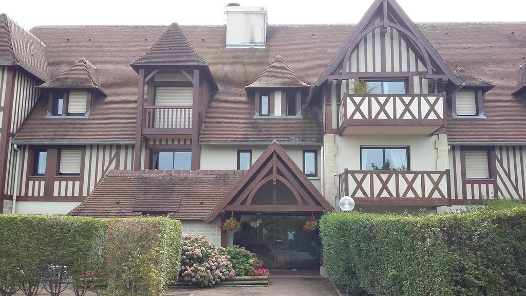 Les Manoirs Apartment Deauville Exterior foto