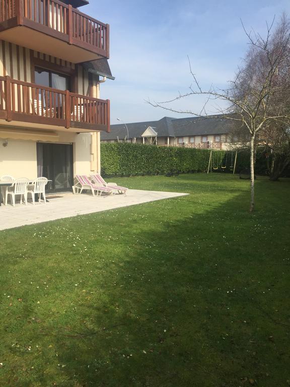 Les Manoirs Apartment Deauville Exterior foto
